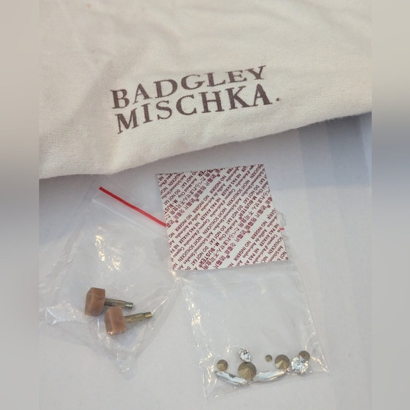 Gardenia Mid-Heel Pumps in Navy Badgley Mischka NWT Size 5.5 - Picture 11 of 13